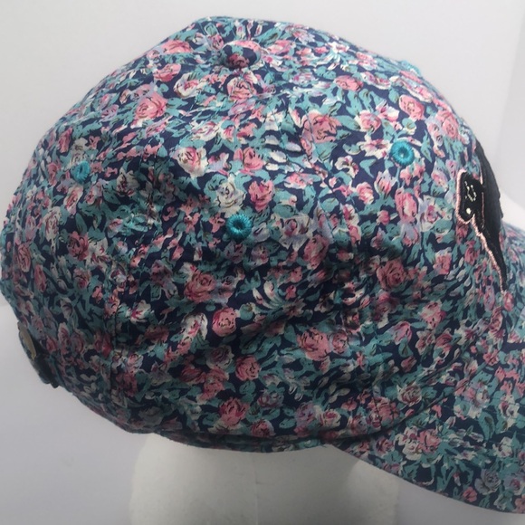 Woman’s summer floral LA dodgers dog cap - Picture 6 of 14